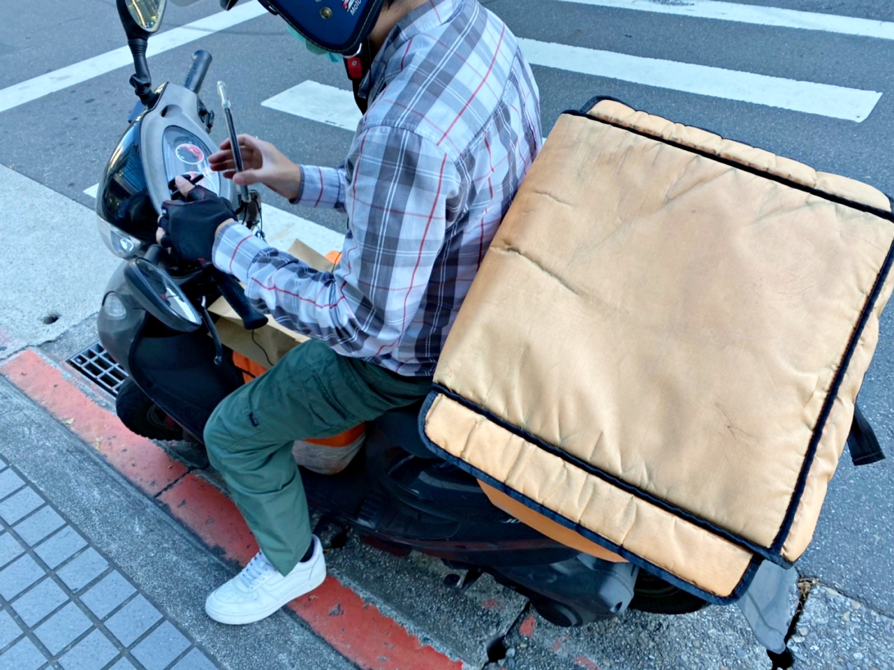 嗨糖日式可麗餅外送一樣好吃，上班族下午茶或是會議甜點都十分適合 @yass集合啦！