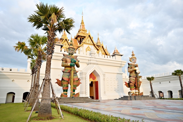 泰國PATTAYA全新主題樂園：暹羅傳奇LEGEND SIAM，一定要試泰服體驗和玩真人版娜娜鬼屋 @yass集合啦！