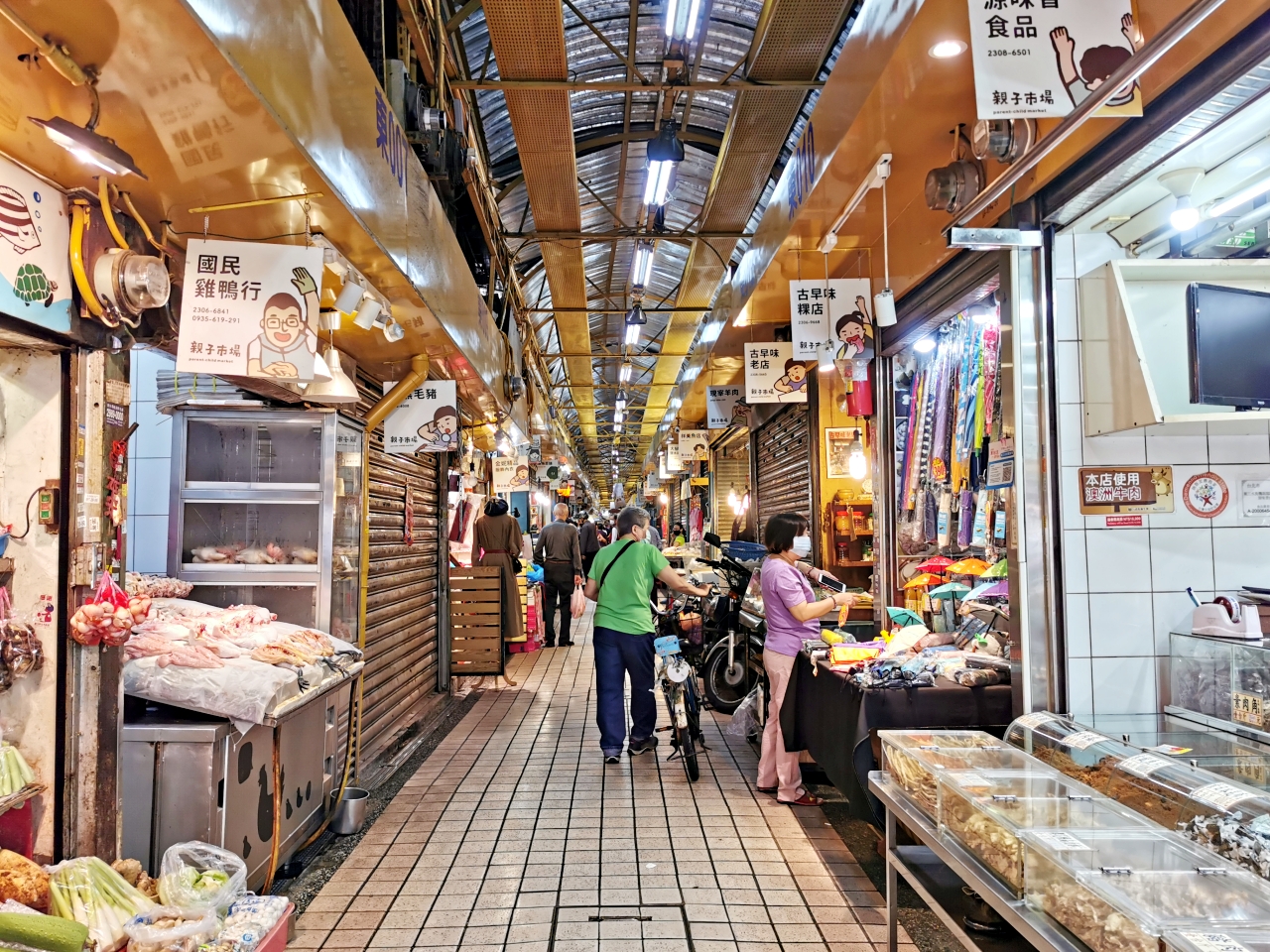 萬華景點：新富町文化市場U-mkt，古蹟建築U型天井IG打卡熱點-捷運龍山寺站 @yass集合啦！