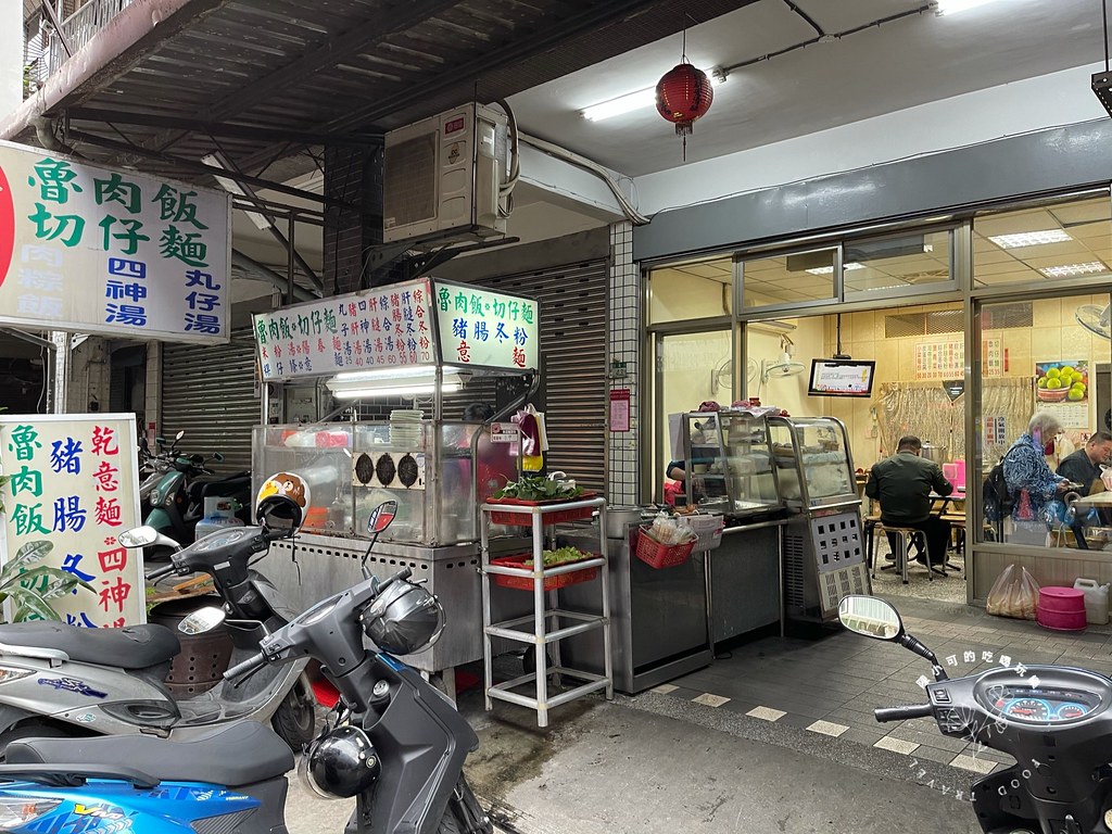 滿滿豬肝一碗只要50元，一週吃三次！隱藏巷弄只賣白天（阿卿魯肉飯切仔麵） @yass集合啦！