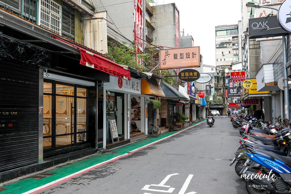 外帶生意超級好，東區夢幻甜點店！內用點蛋糕送法國瑪黑茶，法國藍帶美好食藝GeloveryGift蒟若妮法式甜點店 @yass集合啦！