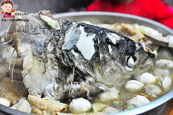 桃園市美食推薦–清香飲食店–澡盆大的砂鍋魚頭，在地人也不知道/南華街/南門市場/隱藏版/砂鍋魚頭/澡盆/無菜單/熱炒/大份量/宵夜/在地人 @yass集合啦！