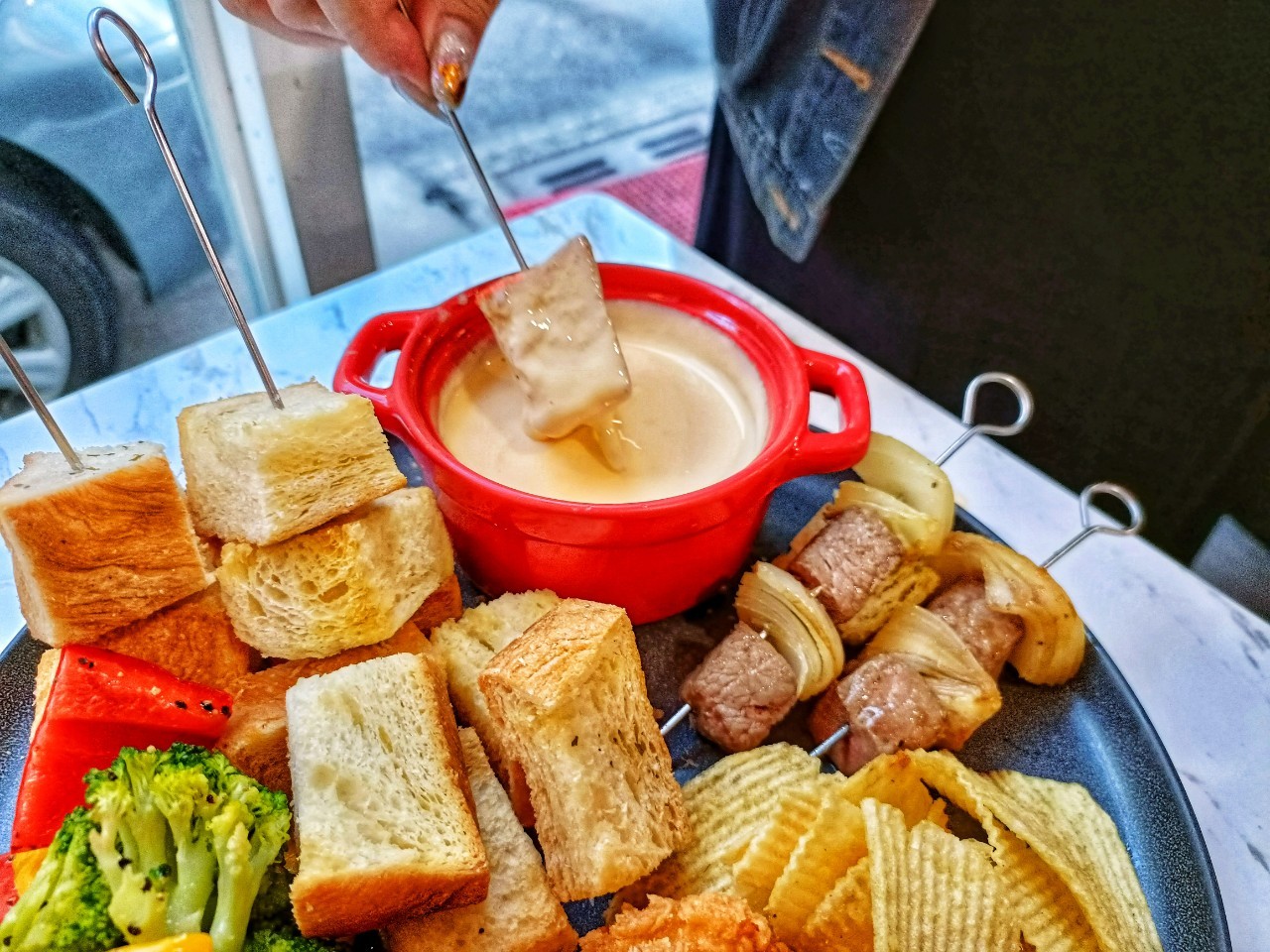 桃園大園美食-NU PASTA 桃園大園店-秋冬就是想來點讓人嘴饞的，熱呼呼的起司陪伴著你  （邀約） @yass集合啦！