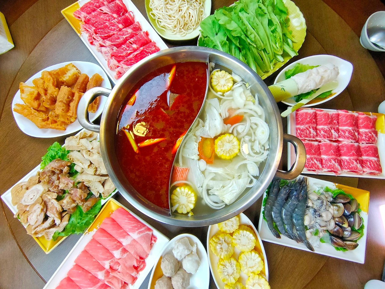 桃園區美食-鐵木真麻辣鴛鴦火鍋-近30年老湯頭鍋底,麻辣甘醇讓人回味不已，老饕們的私房名單  （邀約） @yass集合啦！