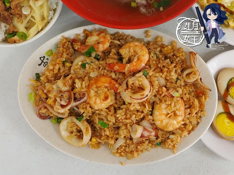 桃園中壢美食-A20小吃店-捷運站旁低調小吃店，滿滿海鮮炒飯只要100元，大骨湯只要40元 @yass集合啦！