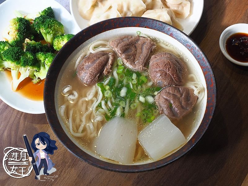 桃園中壢美食-小巷子清燉牛肉麵-影城旁低調卻很熱門的小店面，湯頭居然讓我印象深刻不已  （邀約） @yass集合啦！
