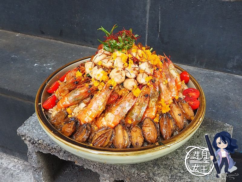 桃園中壢美食-bistro 羽樂複合式餐吧-巨無霸痛風炒飯太驚人，隨時都餓著等你來挑戰 @yass集合啦！