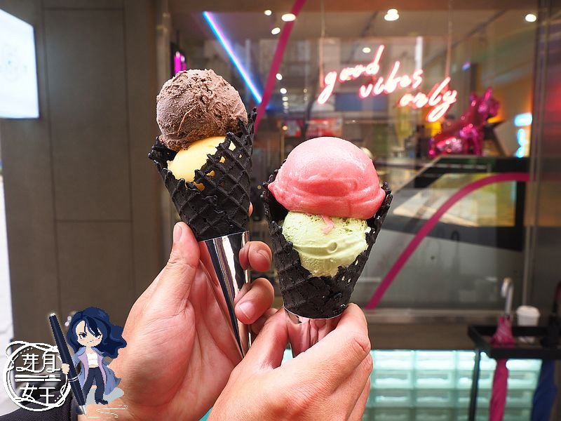 桃園平鎮美食-冰獨．異式冰淇淋 Freeze Alone-忠貞市場裡好吃的義式冰淇淋，還有高梁酒口味！ @yass集合啦！