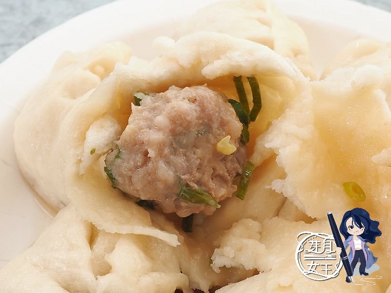 桃園蘆竹美食-貨櫃小籠包-大馬路上超人氣貨櫃屋，麵皮小籠包一咬就噴汁 @yass集合啦！