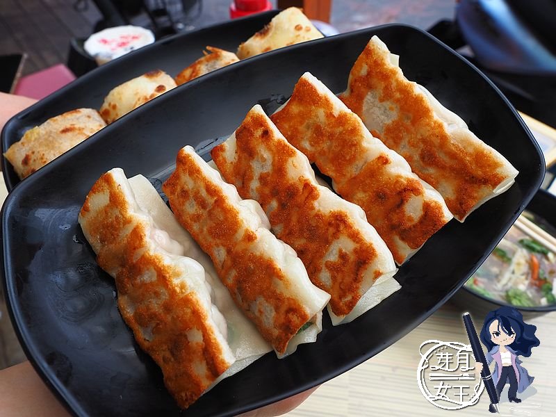 桃園蘆竹美食-食功夫 蒸餃 鍋貼-佳瑪對面不起眼小鐵皮屋，鍋貼.捲餅都好吃 @yass集合啦！