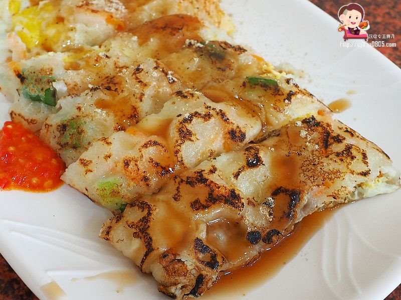 桃園中壢美食-斜坡粉漿蛋餅-新中北路的新亮點，來一份蛋餅吧，加辣椒更帶勁 @yass集合啦！