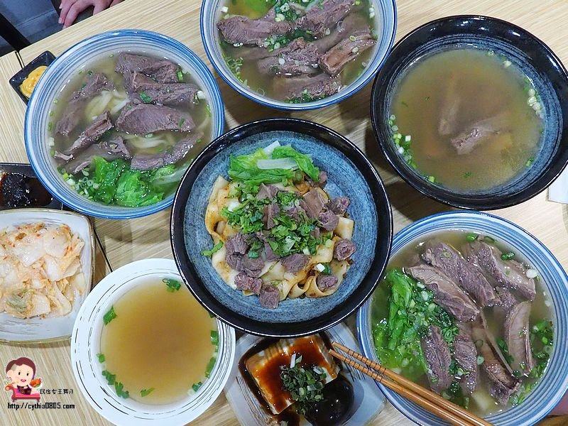 桃園中壢美食-十清牛肉麵-100元就可以喝到牛肋條牛肉湯，清燉湯頭讚，牛肋條嫩又好吃 @yass集合啦！