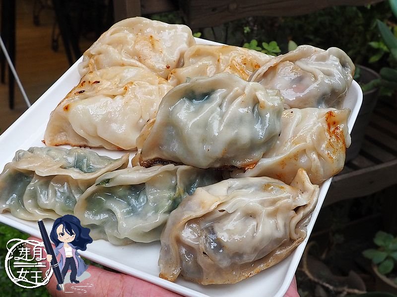 桃園中壢美食-煎的好港式黃金大煎餃-沒有招牌的隱藏版美食，飽滿紮實大煎餃令人超滿意 @yass集合啦！