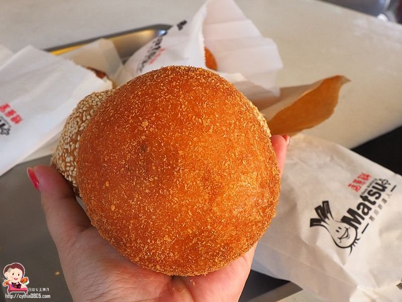 桃園中壢美食-馬蔥餅龍東店-忠貞市場對面的好吃下午茶，25元馬味包實在大顆的驚人 @yass集合啦！