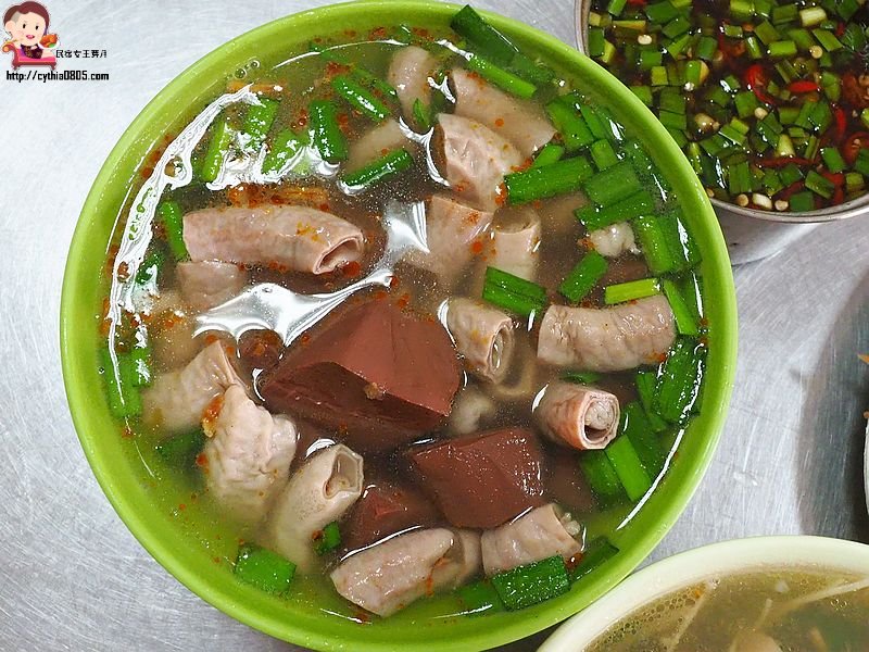 桃園區美食-忠二路無名炒麵-40元爆料豬血小腸湯也太佛心，不起眼小麵攤居然這麼威 @yass集合啦！