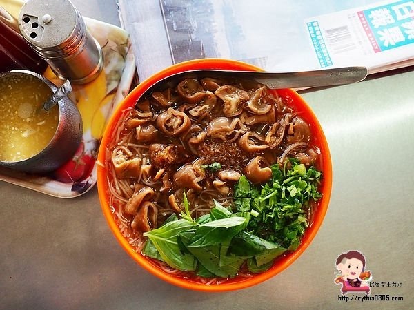 桃園龍潭美食-魯家大腸麵線-早起的鳥兒有蟲吃，這家麵線只賣2小時就休攤 @yass集合啦！