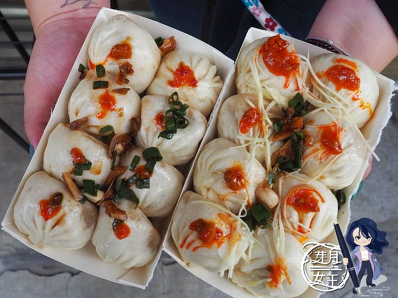 桃園平鎮美食-新光阿德師小籠包-現包現點的老麵小籠包，每天限量版雪菜小籠包夭壽好吃 @yass集合啦！