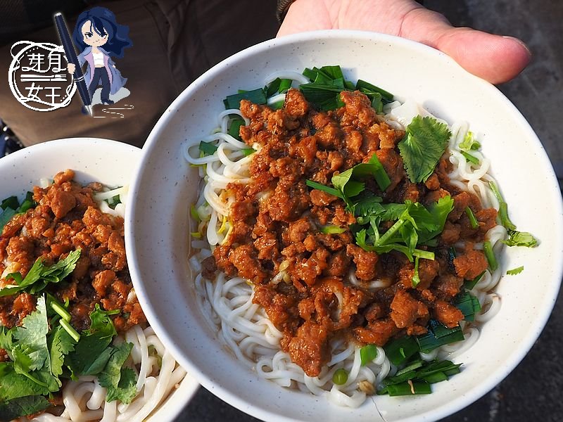 桃園大園美食-母女麵-菜市場裡面好吃早午餐，豪邁頭家嬤太可愛 @yass集合啦！