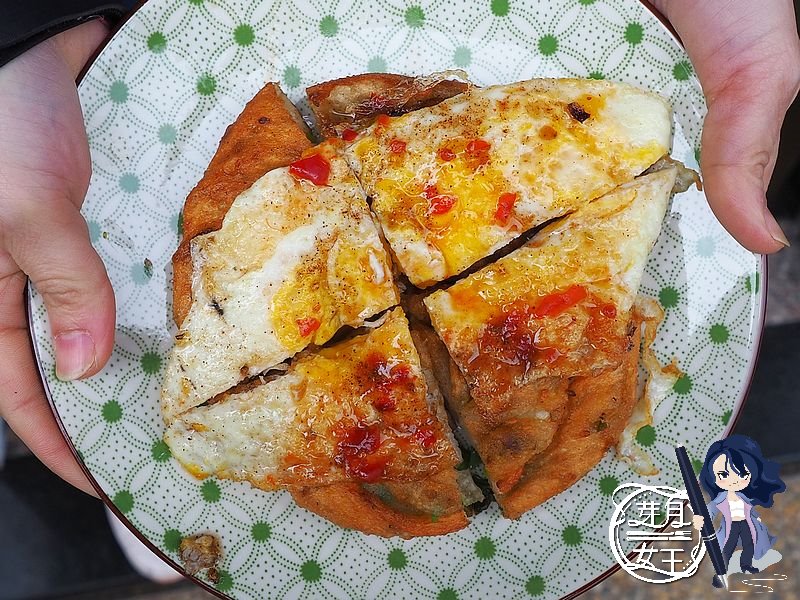 桃園中壢美食-九萬蔥油餅-馬祖來的美味小吃有吸引，牛肉麵只要100元也太划算了 @yass集合啦！