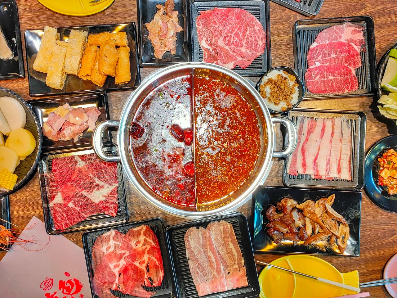 桃園中壢美食-億魚麻辣鍋-極致烤魚.和牛麻辣鍋吃到飽，雙主菜享受再加分  (邀約) @yass集合啦！