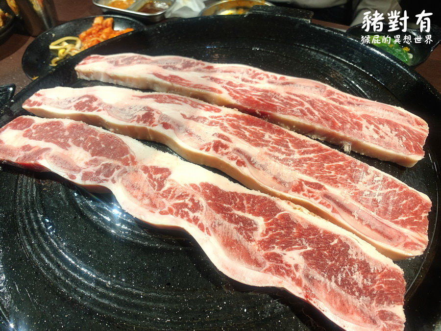 【台中吃到飽】豬對有韓式烤肉吃到飽(台中逢甲店)！韓式烤肉吃到飽只要299元起CP值高！多種炸物、小菜、火鍋、飲料、冰淇淋、蛋糕通通吃到飽！(台中便宜吃到飽、台中平價吃到飽、逢甲夜市美食) @yass集合啦！